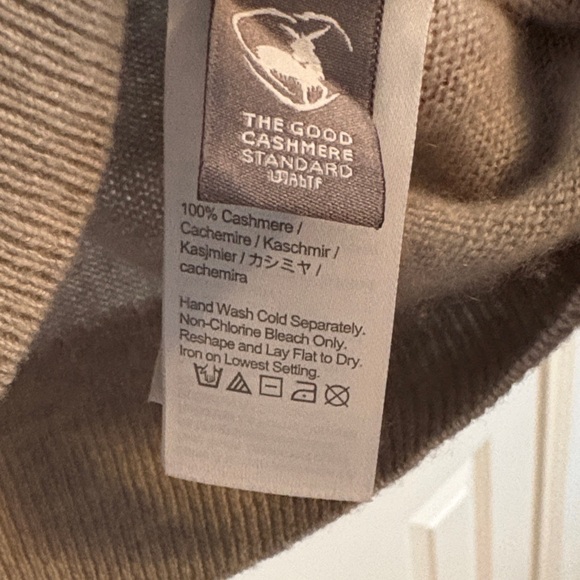 J. Crew 100% Cashmere Light Gray/Tan V-Neck Sweater - Picture 3 of 16